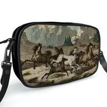 将图片加载到图库查看器,Europe Ukraine Wild Horses Camera Bag