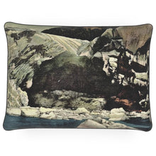 将图片加载到图库查看器,Alaska Juneau Mendenhall Glacier Ice Cave Luxury Pillow