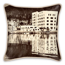 将图片加载到图库查看器,Alaska Ketchikan Waterfront Silk Pillow