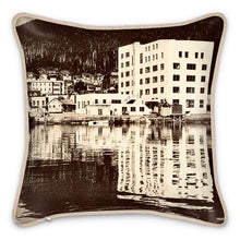 将图片加载到图库查看器,Alaska Ketchikan Waterfront Silk Pillow