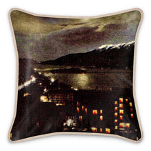 将图片加载到图库查看器,Alaska Juneau Territorial Night View Silk Pillow
