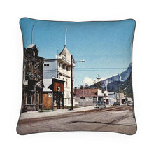 Indlæs billede til gallerivisning Alaska Skagway Alaska Native Brotherhood Hall Luxury Pillow