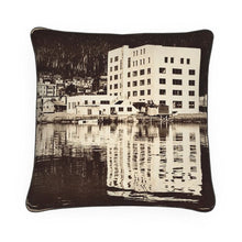 将图片加载到图库查看器,Alaska Ketchikan Waterfront Luxury Pillow