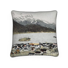 Charger l'image dans la galerie, Alaska Douglas Channel View 1905 Luxury Pillow