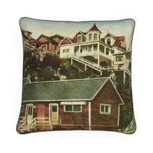 Cargar imagen en el visor de la galería, Alaska Ketchikan Residences 1914 Luxury Pillow