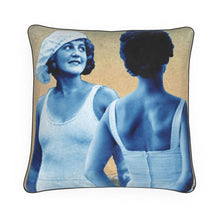将图片加载到图库查看器,Miss Alaska 1922 at Taku Glacier Detail Luxury Pillow