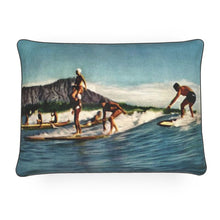 将图片加载到图库查看器,Hawaii Oahu Honolulu Waikiki Beach Surf Riders United Airlines 1962 Luxury Pillow
