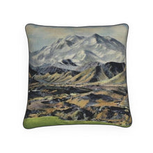 Indlæs billede til gallerivisning Alaska Denali McKinley Altitude 20,300 Feet Luxury Pillow
