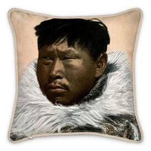 将图片加载到图库查看器，Alaska Native Man Atziruk Nome Silk Pillow
