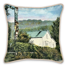 Cargar imagen en el visor de la galería, Alaska Wrangell Kicksetti Kadasha Totem 1939 Silk Pillow
