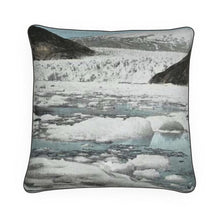 Cargar imagen en el visor de la galería, Alaska Juneau Taku Glacier on Taku Inlet Luxury Pillow
