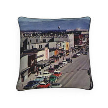 Indlæs billede til gallerivisning Alaska Anchorage All American City Luxury Pillow
