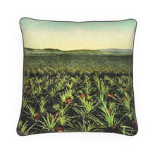 Indlæs billede til gallerivisning Hawaii Pineapple Fields Luxury Pillow
