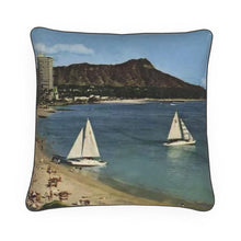 Cargar imagen en el visor de la galería, Hawaii Oahu Honolulu Waikiki Beach 1968 Luxury Pillow
