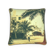 Cargar imagen en el visor de la galería, Hawaii Oahu Bishop Street and Honolulu Harbor 1940s Luxury Pillow
