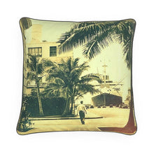 Indlæs billede til gallerivisning Hawaii Oahu Bishop Street and Honolulu Harbor 1940s Luxury Pillow
